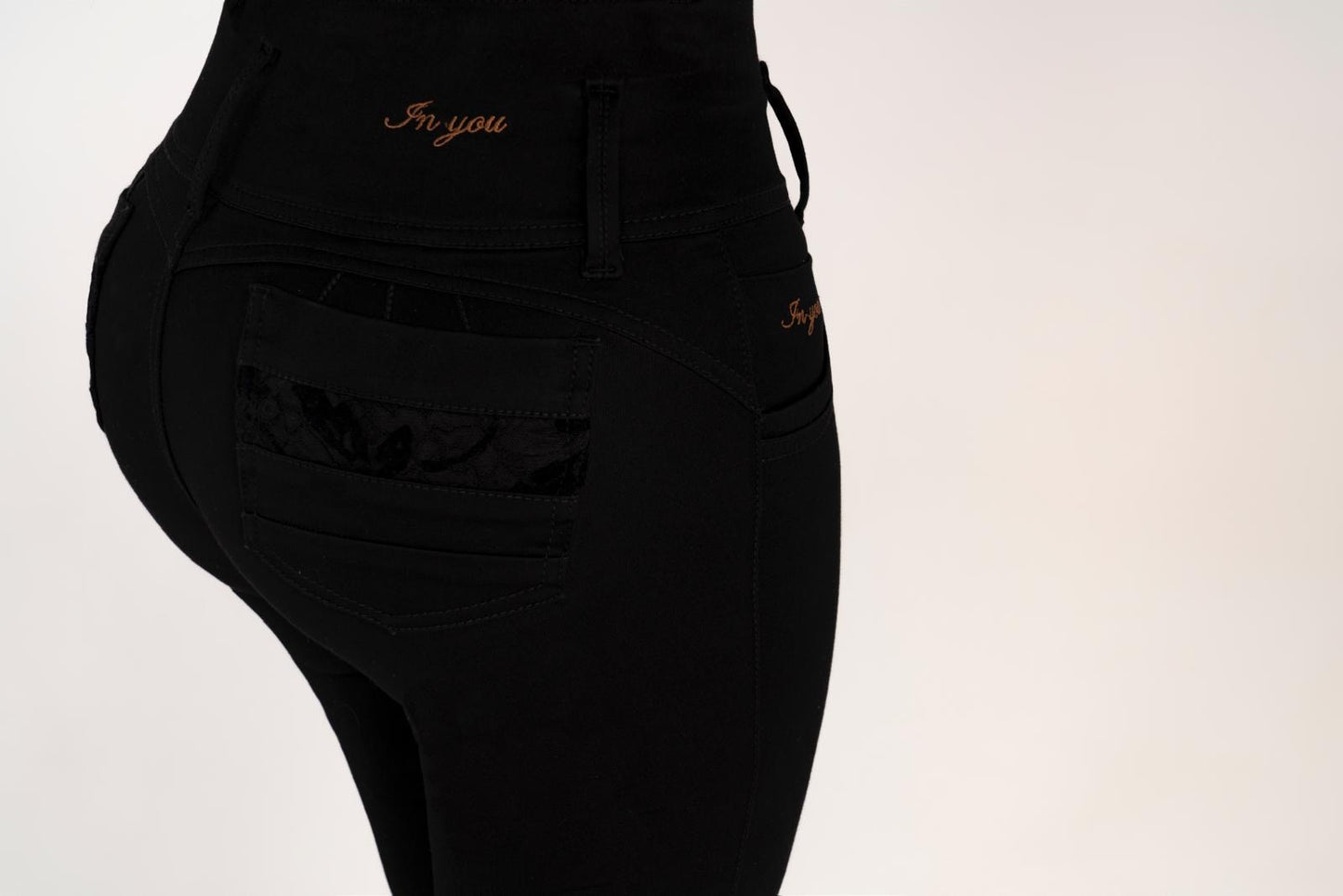 Jean Black Elegance – Ref. 1884